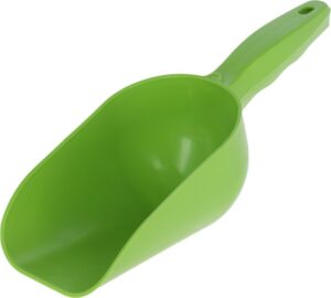 GREEN PLASTIC FEED SCOOP 2000G