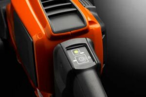 HUSQVARNA 520iHD70 HEDGETRIMMER